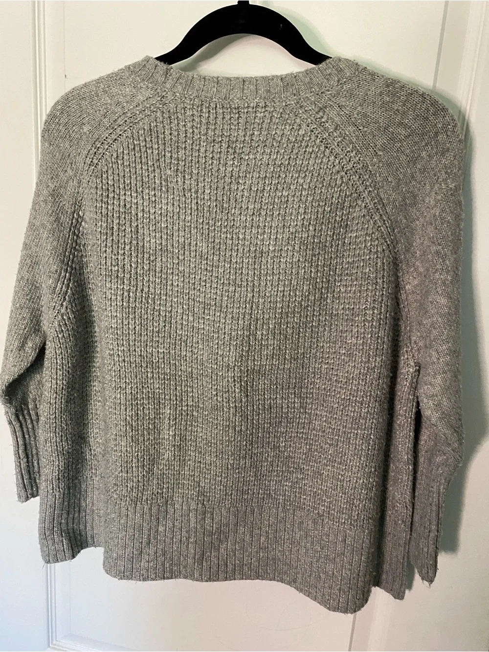 LOFT Light Gray Ribbed Crewneck Sweater Size Small